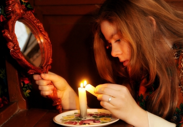 Гадания в Сочельник: как узнать свое будущее в ночь перед Рождеством