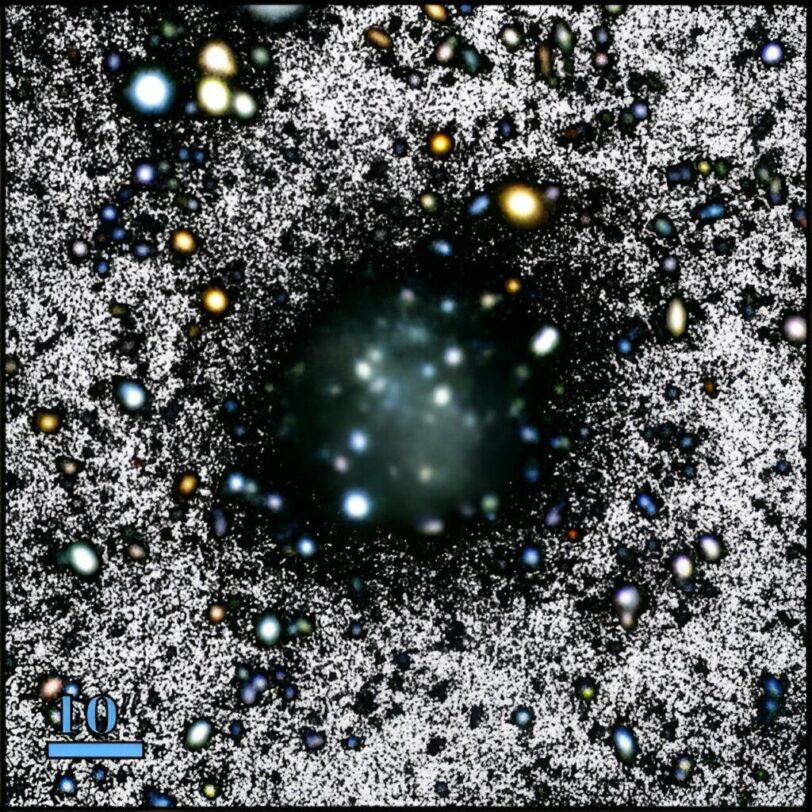 Астрономы случайно открыли самую большую «почти темную галактику»