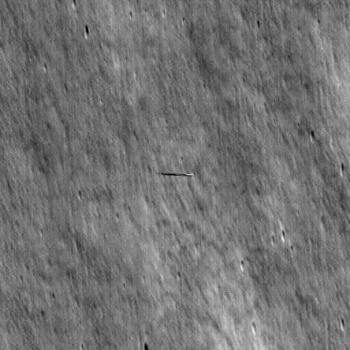 Что за странный объект на орбите Луны сфотографировали в НАСА?